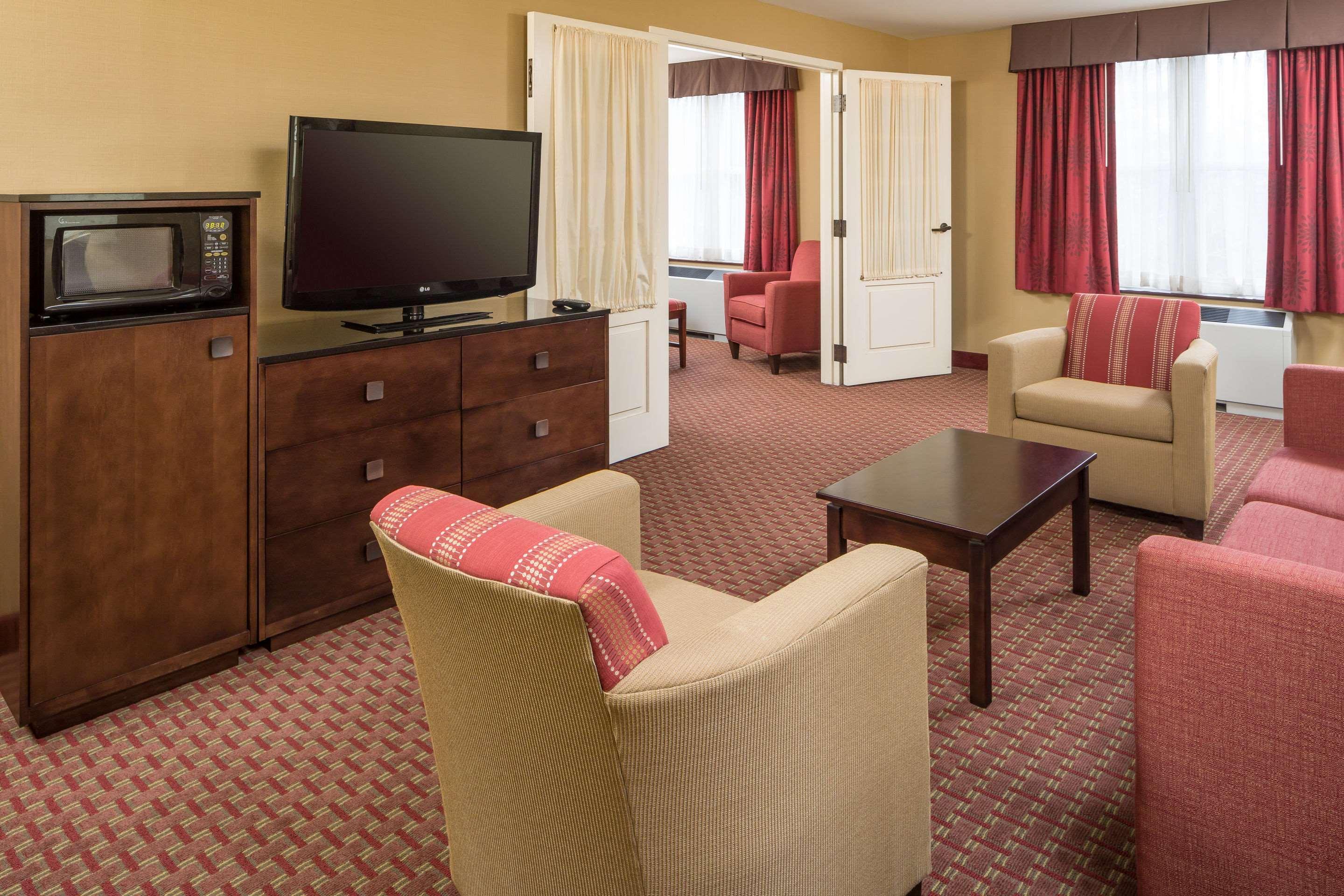 Comfort Inn & Suites Near Burke Mountain Сент-Джонсбери Экстерьер фото