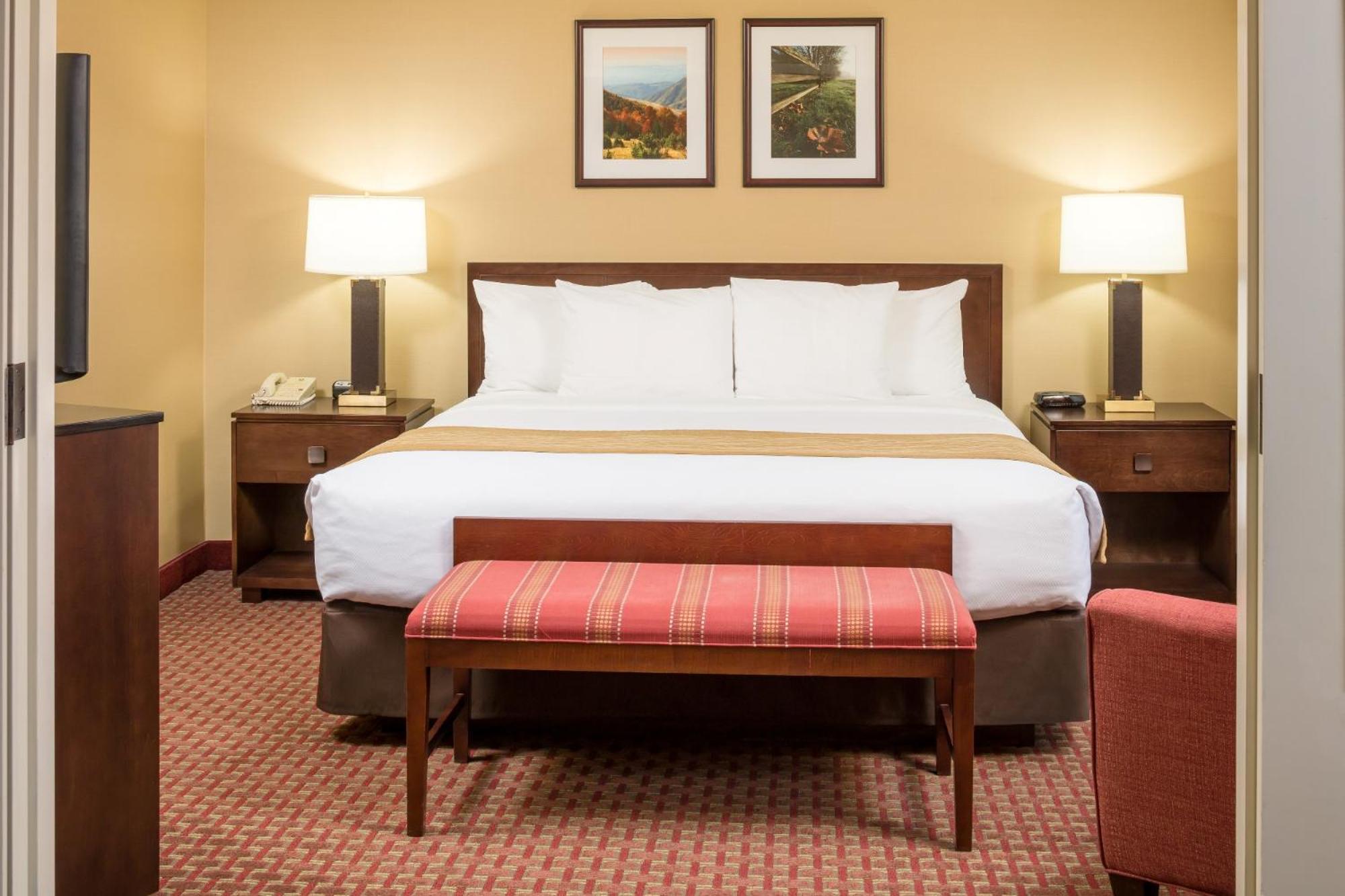 Comfort Inn & Suites Near Burke Mountain Сент-Джонсбери Экстерьер фото