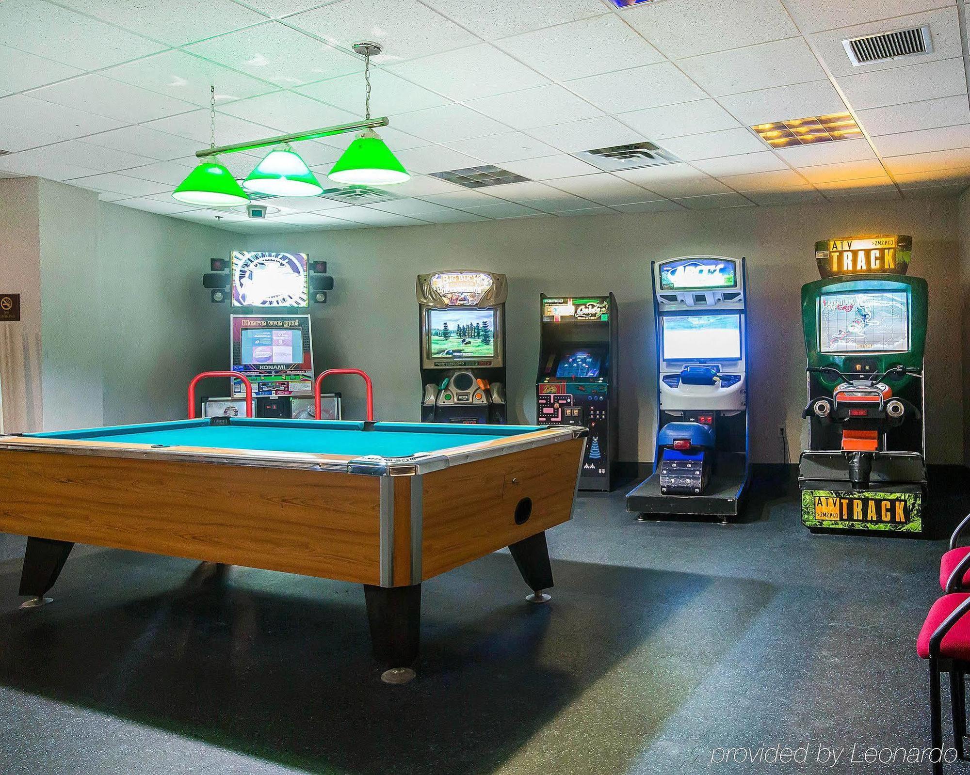 Comfort Inn & Suites Near Burke Mountain Сент-Джонсбери Экстерьер фото
