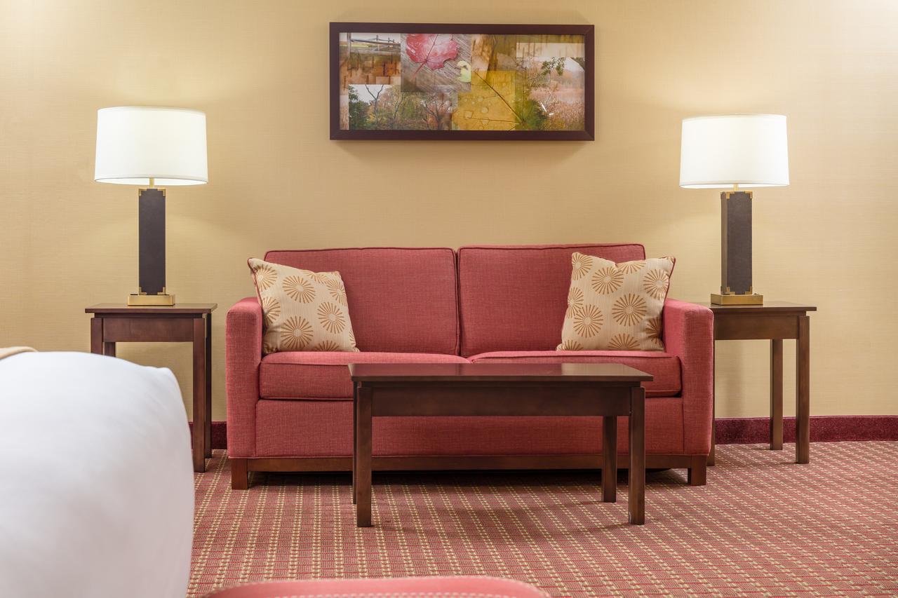 Comfort Inn & Suites Near Burke Mountain Сент-Джонсбери Экстерьер фото