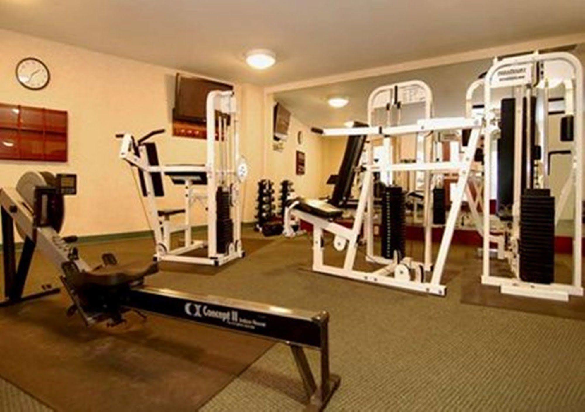 Comfort Inn & Suites Near Burke Mountain Сент-Джонсбери Экстерьер фото